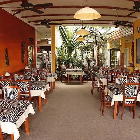 Safari Hotel