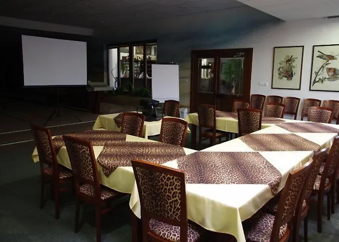 Safari Hotell 3*